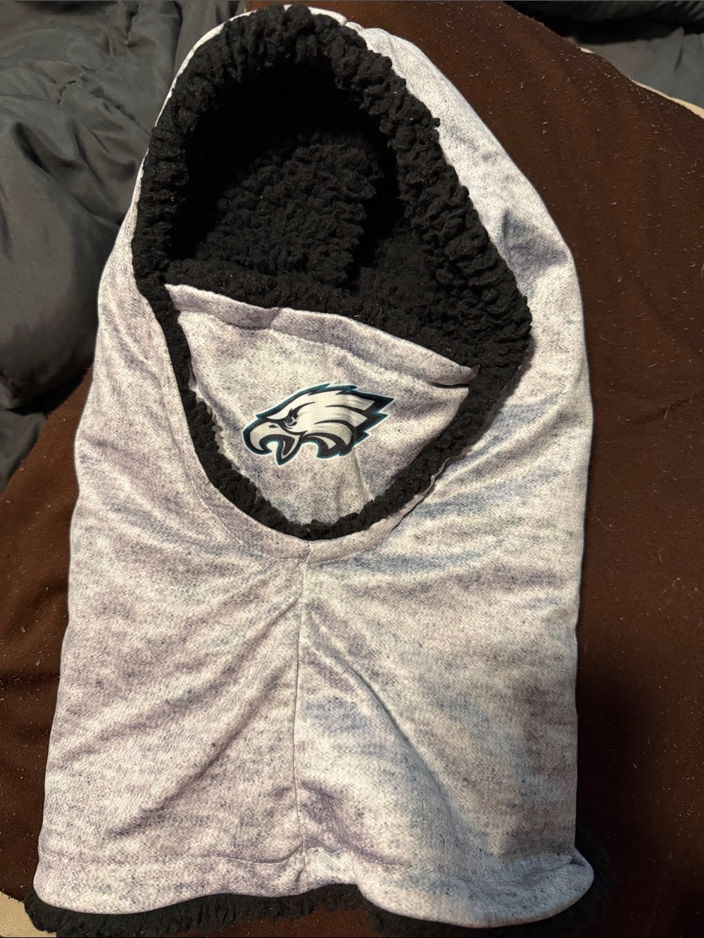 EAGLES 🦅 Gray Sherpa-Lined Hooded Wrap